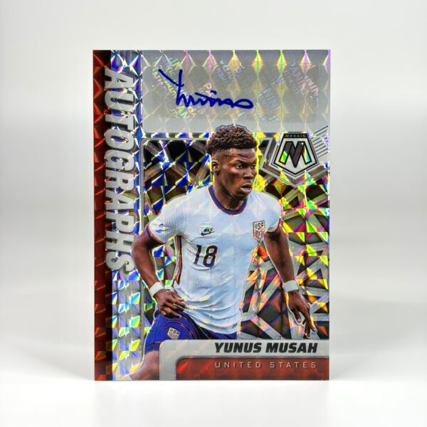 2021-22 Panini Mosaic Road to FIFA W/C - Yunus Musah Autograf