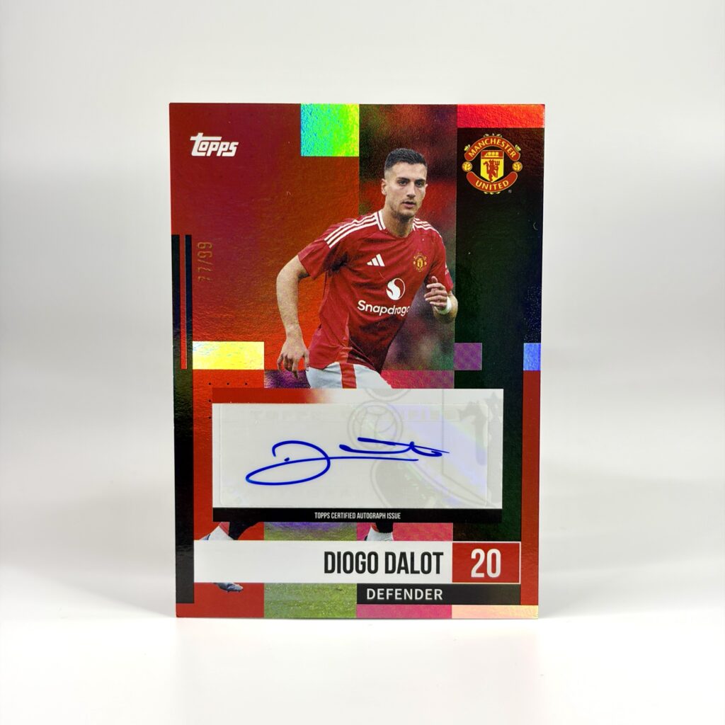 2024-25 Topps Team Set Manchester United - Diogo Dalot Autograf /99