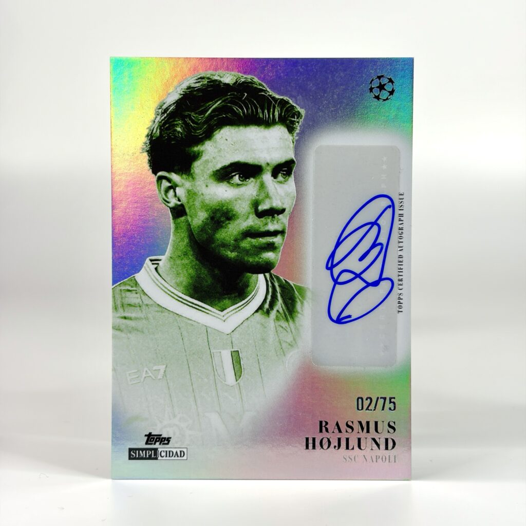 2025-26 Topps Simplicidad - Rasmus Højlund Autograf /75